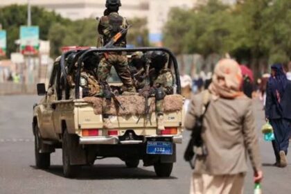 مستشار وزير الإعلام اليمني يؤكد أن قرار تحرير صنعاء نهائي ويشير إلى قرب هزيمة ميليشيا الحوثي