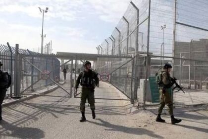 اعتقال امرأة فلسطينية حامل وولادتها لمولودتها في سجن إسرائيلي