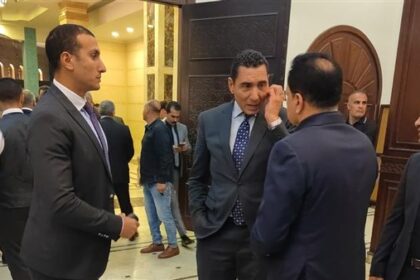 وزير الرياضة جوهر نبيل يحضر عزاء المستشار أحمد الزند