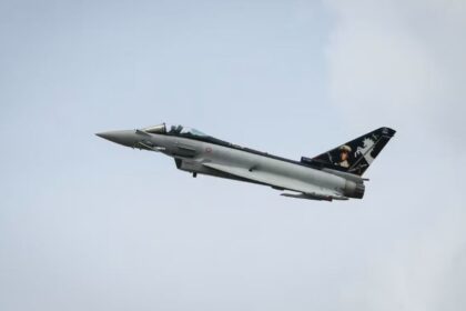 وزير الدفاع الإيطالي يعلن عن ت damage لمقاتلة إيطالية نتيجة هجوم استهدف قاعدة الطائف