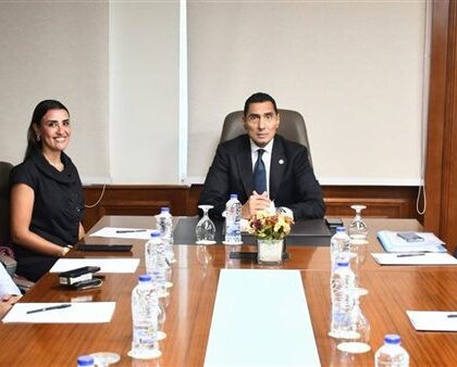 وزير الشباب يبحث مع رئيس الاتحاد المصري للإسكواش استعدادات الأولمبياد المقبلة