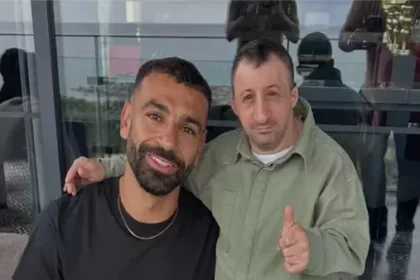 كوكسال بابا يشارك صورة مع محمد صلاح قبيل مباراة قمة طرابزون وجالطة سراي