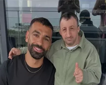 كوكسال بابا يشارك صورة مع محمد صلاح قبيل مباراة قمة طرابزون وجالطة سراي