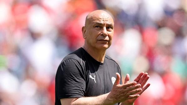 تعاقد حسام حسن مجددًا مع منتخب مصر: إنجازاته وأداؤه مع الفريق