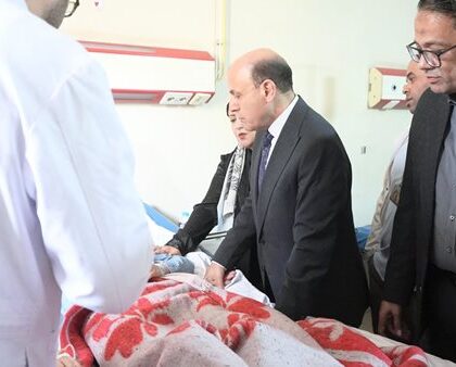 محافظ الغربية يزور مصابي حادث زفتى في المستشفى العام ويعرب عن حزنه للضحايا