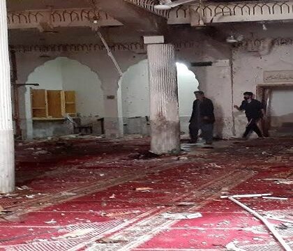 انفجار قنبلة في مسجد بشمال غرب باكستان يؤدي إلى مقتل 7 وإصابة 30 آخرين