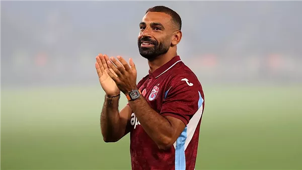 محمد صلاح وزوجته وبناته يختارون اسمًا مميزًا لمولودهم الجديد