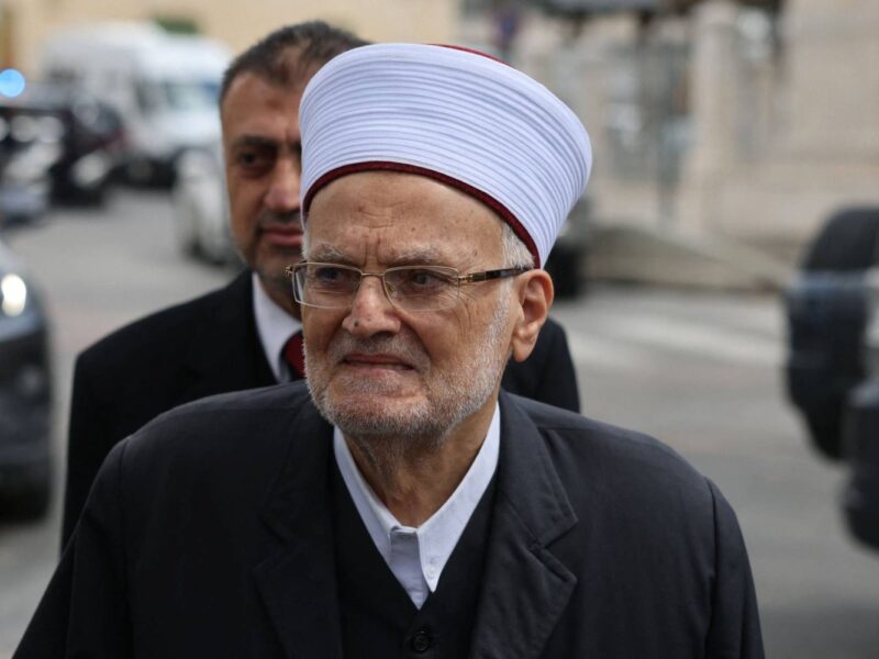 خطيب الأقصى يحذر من خطة الاحتلال لتعيين حراس موالين للحاخامات في المسجد