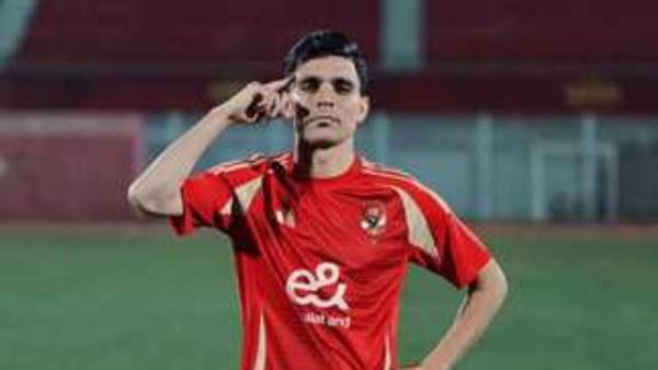 أحمد حسن يوضح أن الأهلي يؤجل تجديد عقد أشرف بن شرقي ويركز على محمد هاني وياسر إبراهيم