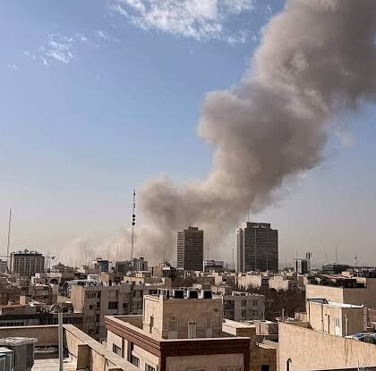الجيش الإيراني يعبّر عن قلقه من مخططات أمريكية تستهدف طهران