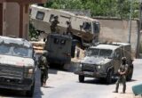 قوات الاحتلال الإسرائيلي تعتقل 29 فلسطينياً في الضفة الغربية وسط دهم واعتداءات وسرقة