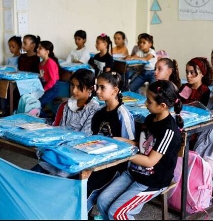 استعادة 700 ألف طالب لمقاعد الدراسة في قطاع غزة بعد ثلاث سنوات من النزاع