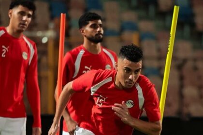 بدء المباراة بين مصر وانغولا في التصفيات الأفريقية