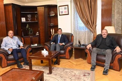 وزير الشباب يناقش مع رئيس اتحاد التنس التحضيرات لاستضافة مصر بطولة العالم
