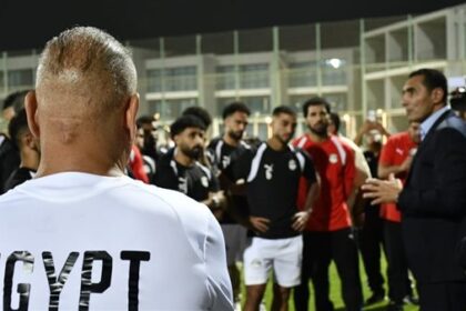 وزير الشباب يدعم منتخب مصر قبيل مواجهة أنجولا في تصفيات أمم إفريقيا