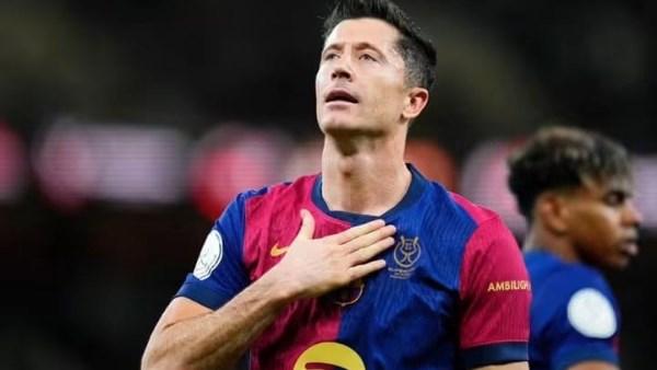 ليفاندوفسكي: ريال مدريد أصبح أكثر قوة مع مورينيو بينما أظل دائمًا مع برشلونة