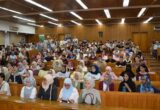 رئيس جامعة الإسكندرية يقوم بجولة تفقدية لمتابعة العملية التعليمية في اليوم الأول من العام الجامعي ويبدأ حوارًا مع الطلاب