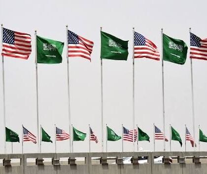 سفارة أمريكا في الرياض توجه تحذيراً لرعاياها بخصوص السفر إلى السعودية بسبب مخاوف من تهديدات إيرانية