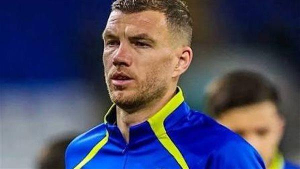 إدين دجيكو يعلن انتهاء مسيرته الدولية مع منتخب البوسنة بعد رحلة تاريخية
