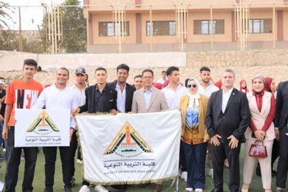 رئيس جامعة بنها يطلق العام الدراسي الجديد بتحية العلم ويؤكد جاهزية المؤسسة التعليمية لاستقبال الطلاب