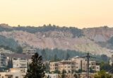 تقرير يكشف سياسة الأرض المحروقة الإسرائيلية في جنوب لبنان من خلال تلة علي الطاهر نموذجًا