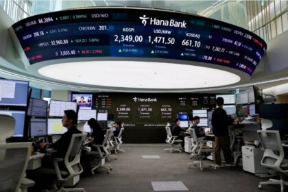 ارتفاع معظم الأسهم الآسيوية مدعومة بمكاسب وول ستريت وهبوط أسعار النفط