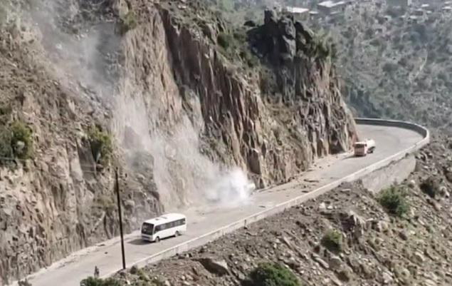 مقتل 4 مدنيين وإصابة 9 في قصف الحوثيين لتجمع سكاني جنوب تعز باليمن