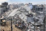 استشهاد شخص وإصابة آخرين جراء غارة إسرائيلية استهدفت خيمة نازحين في وسط مدينة غزة