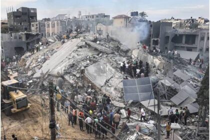 استشهاد شخص وإصابة آخرين جراء غارة إسرائيلية استهدفت خيمة نازحين في وسط مدينة غزة